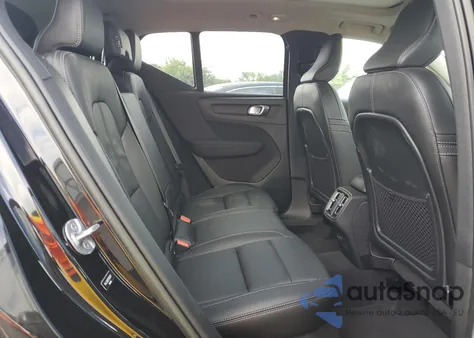 2023 Volvo Xc40 Plus z USA, uszkodzony, nr VIN YV4L12UE5P2962611